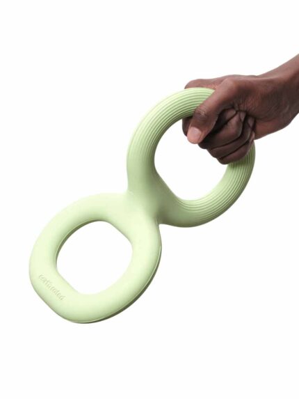 EarthRated_Product-TugToy-Lrg-hands-571959