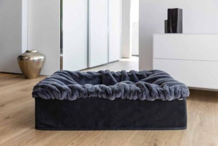 https-maul-ledermanufakturde-hundebett-buddelbox-dark-grey_3~2